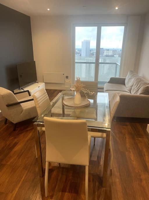 Lovely 2-Bedroom Condo With Balcony Manchester Zewnętrze zdjęcie