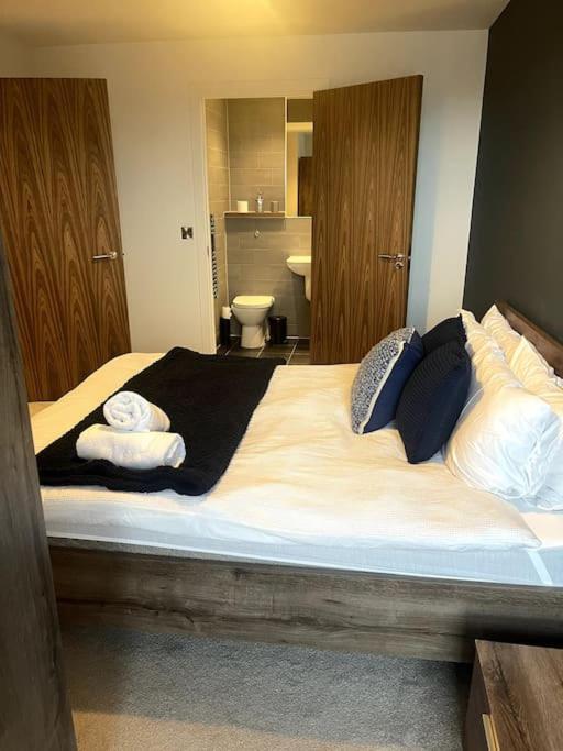 Lovely 2-Bedroom Condo With Balcony Manchester Zewnętrze zdjęcie